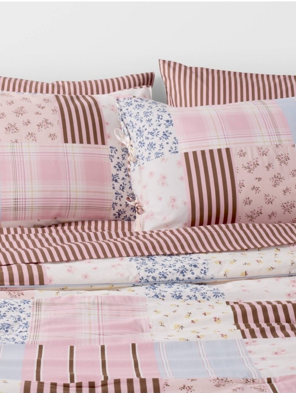 Queen/Full Percale Patchwork Comforter Set from The Hollister Collection Target